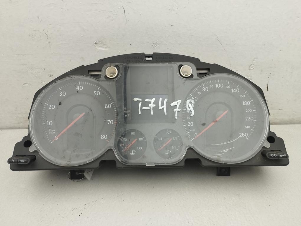 приборная панель Volkswagen Passat B6 2006, 2.0 л., бензин, МКПП, синий, универсал