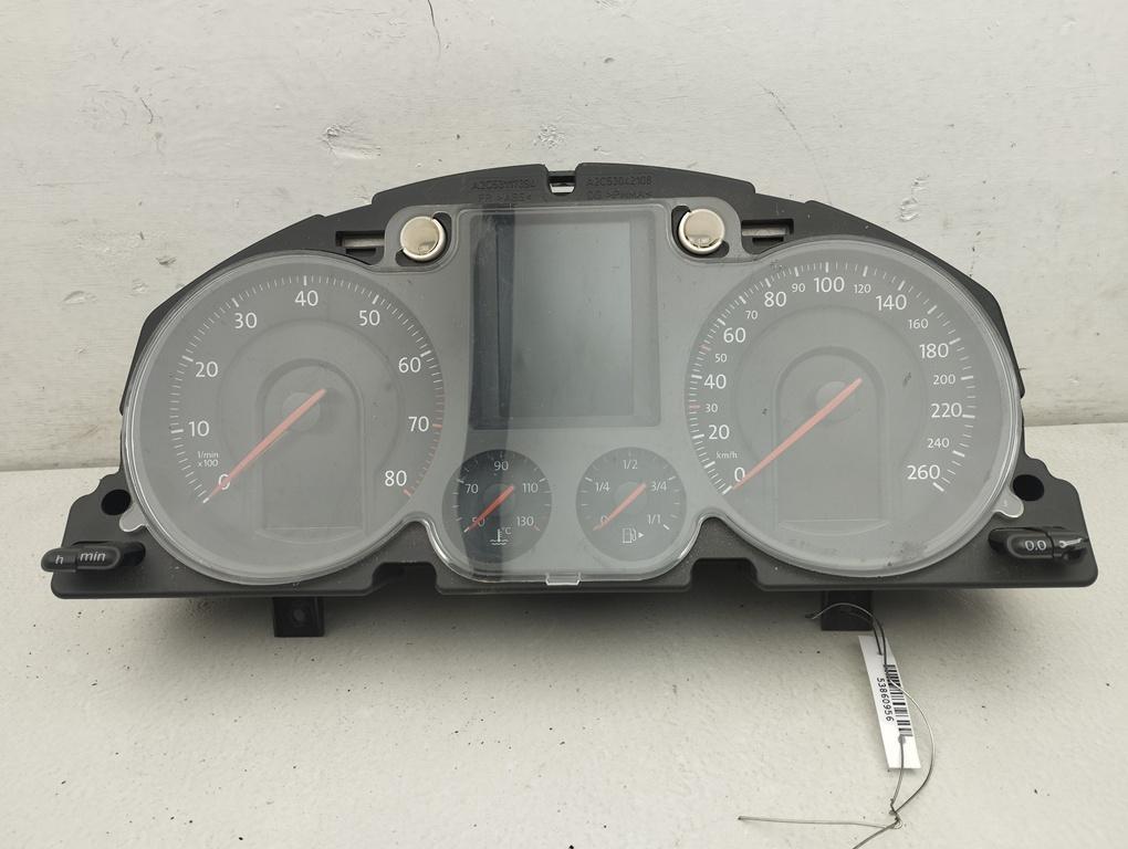 приборная панель Volkswagen Passat B6 2006, 1.6 л., бензин, АКПП, чёрный, универсал