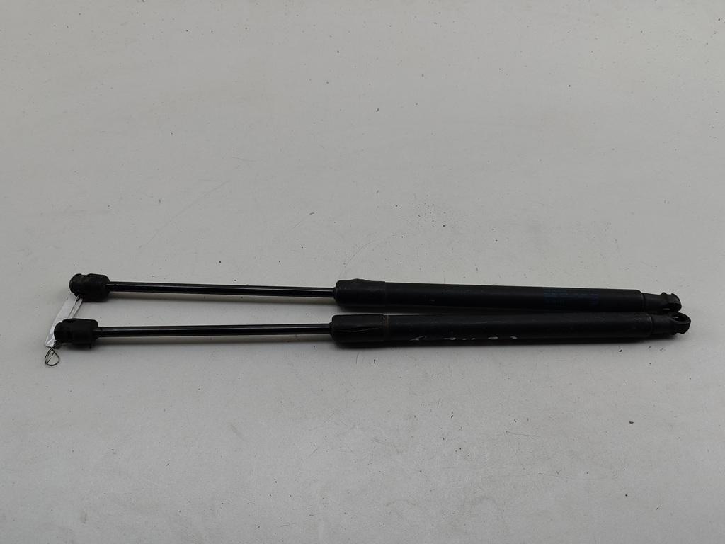 амортизатор крышки багажника (3-5 двери) Volkswagen Passat B6 2006, 2.0 л., дизель, МКПП, чёрный, универсал, 3C9827550A