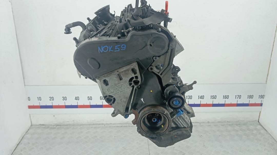 двигатель Skoda Rapid 1 поколение 2013, 1.6 л., дизель, МКПП, хетчбэк 5 дв., CAY, 03L100036K, 03L100090Q - фото №1