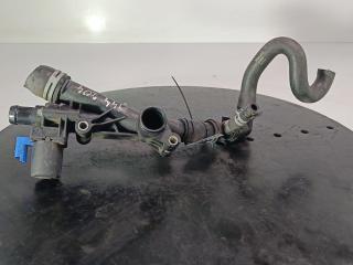 фланец (тройник) системы охлаждения Volvo V40 2 поколение 2013, цвет, BM5G-8K556-FA