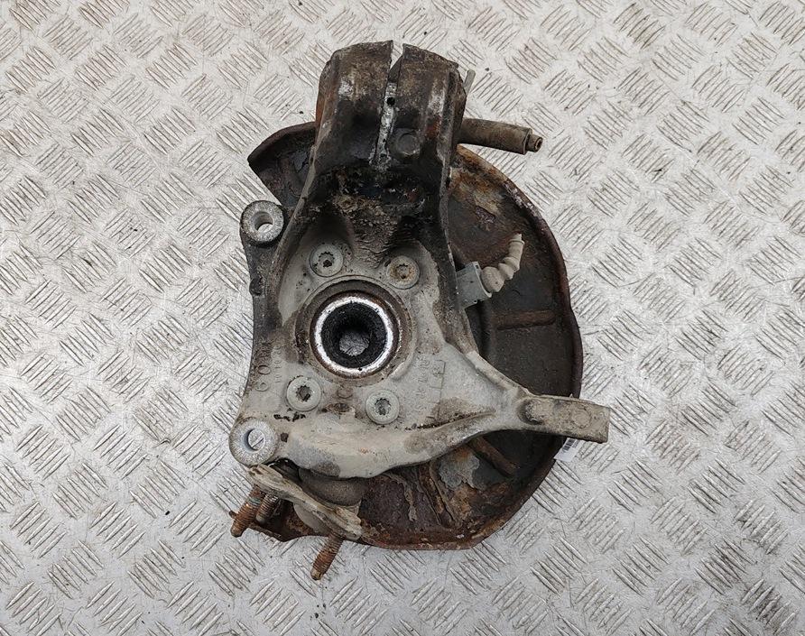 ступица передняя правая Volkswagen Passat B6 2006, 2.0 л., бензин, МКПП, серый, седан