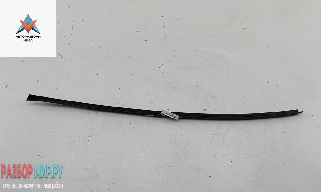 молдинг лобового стекла Volkswagen Passat B6 2006, 2.0 л., бензин, МКПП, синий, универсал, 3C0854327A - фото №1