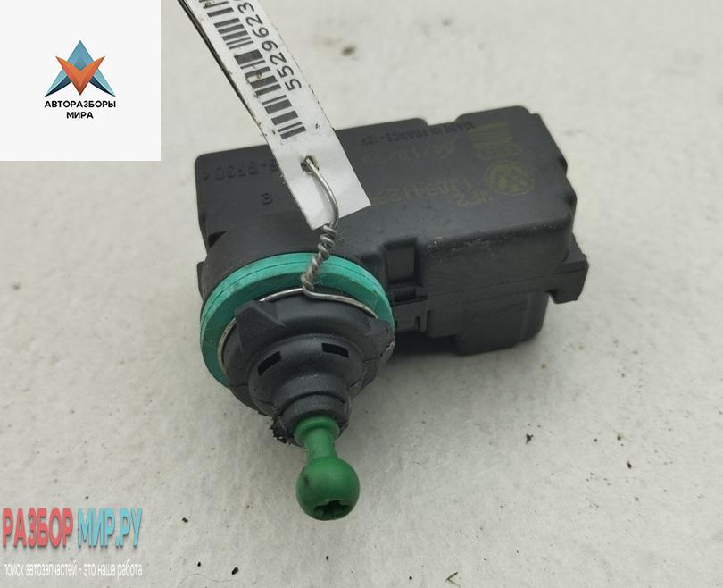 корректор фар Volkswagen Golf 4 поколение 1999, 1.6 л., бензин, МКПП, серый, универсал, 3J0941295F - фото №1