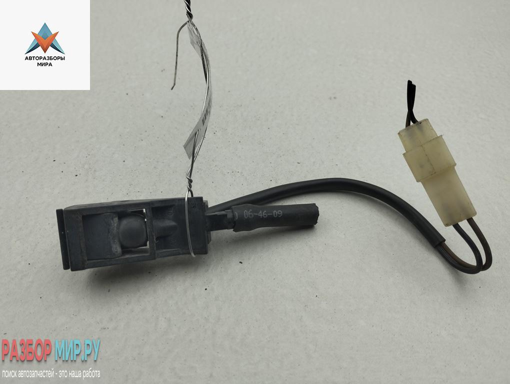 форсунка омывателя лобового стекла Volkswagen Touareg 1 поколение 2006, 3.0 л., дизель, АКПП, серый, внедорожник 5 дв., 6E0955986B - фото №1