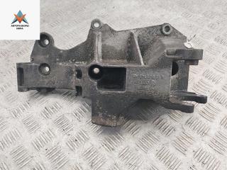 кронштейн генератора Volkswagen Passat B5 [рестайлинг] 2000, 1.9 л., дизель, МКПП, синий, универсал, 038903143AF