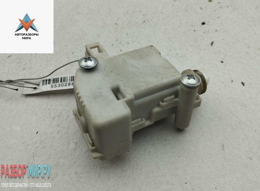 активатор замка багажника Volkswagen Golf 4 поколение 1999, 1.4 л., бензин, МКПП, синий, хетчбэк 5 дв., 1J6862159A - фото №1