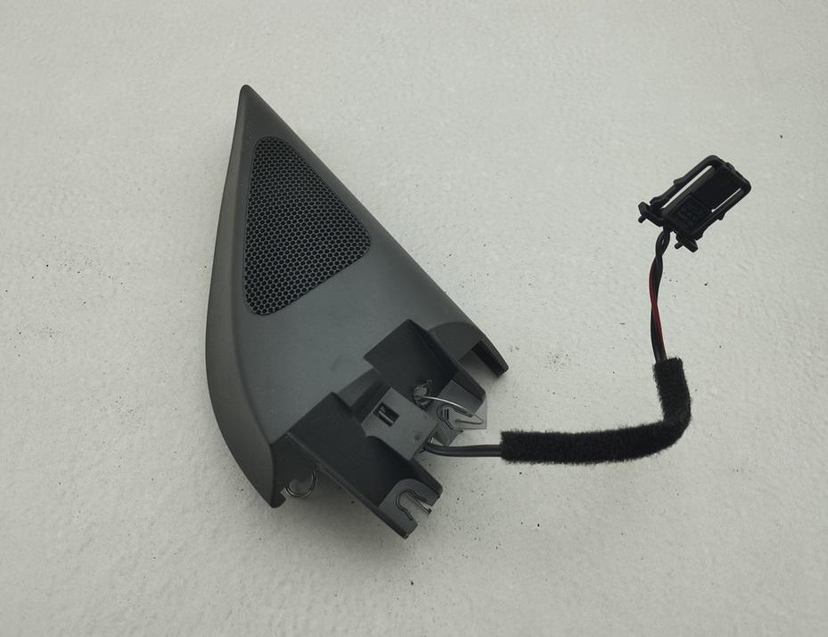 динамик высокочастотный (пищалка) Volkswagen Passat B6 2005, 2.0 л., дизель, МКПП, серый, универсал, 3C0035411 - фото №1