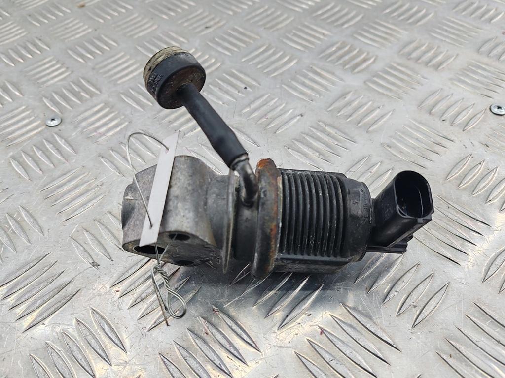клапан EGR Volkswagen Golf 5 поколение 2004, 1.4 л., бензин, МКПП, синий, хетчбэк 5 дв., 036131503T - фото №1