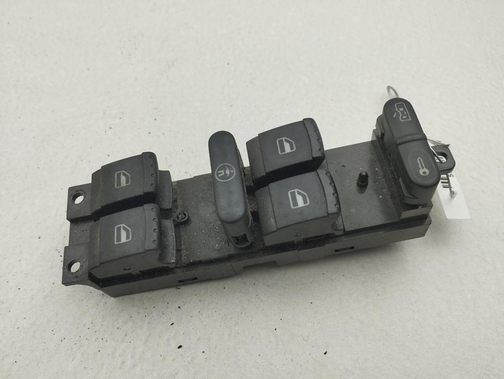 блок управления стеклоподъемниками Volkswagen Passat B5 1997, 1.6 л., бензин, МКПП, синий, универсал, 1J4959857 - фото №1