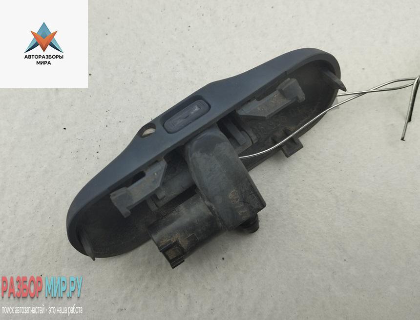 форсунка омывателя лобового стекла Volkswagen Passat B6 2006, 2.0 л., бензин, МКПП, синий, универсал, 5M0955986 - фото №1