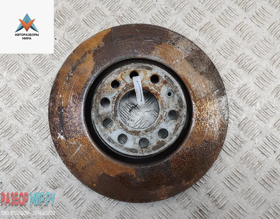 диск тормозной передний Volkswagen Passat B6 2006, 2.0 л., бензин, МКПП, синий, универсал - фото №1