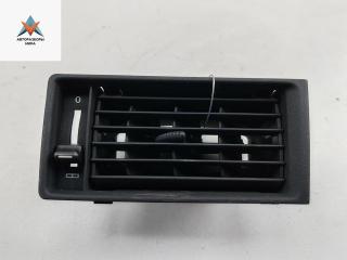 дефлектор обдува салона Mercedes-Benz C-Класс W201 [рестайлинг] 1989, 2.0 л., бензин, МКПП, красный, седан