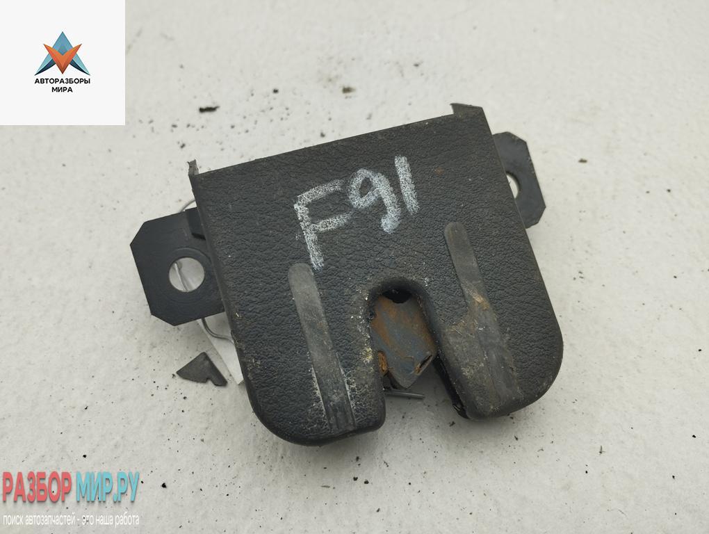 замок багажника Volkswagen Golf 4 поколение 2000, универсал, 1J9827505 - фото №1