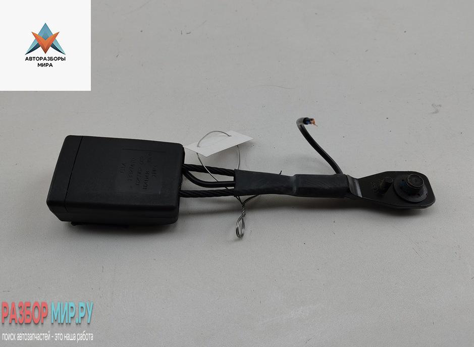 замок ремня безопасности Opel Insignia 1 поколение (A) 2011, 1.4 л., бензин, МКПП, белый, седан, 13327470 - фото №1