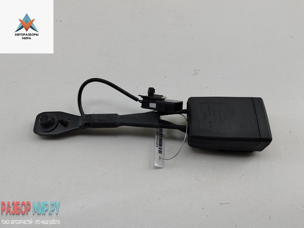 замок ремня безопасности Opel Insignia 1 поколение (A) 2011, 1.4 л., бензин, МКПП, белый, седан, 13327470 - фото №1