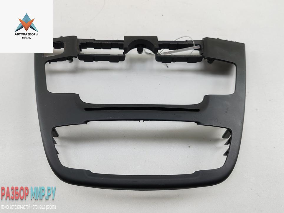 рамка под магнитолу Opel Insignia 1 поколение (A) 2011, 1.4 л., бензин, МКПП, белый, седан, 13274284 - фото №1