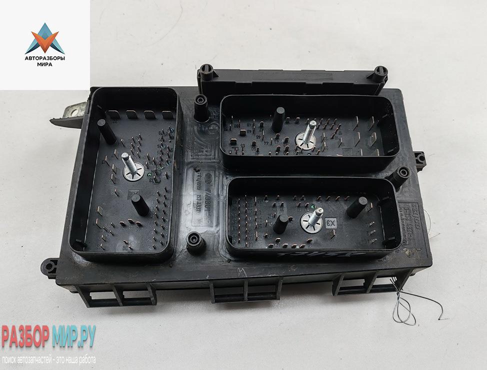 блок предохранителей Opel Zafira 2 поколение (B) 2006, 1.9 л., дизель, МКПП, серый, минивэн, 13206748 - фото №1