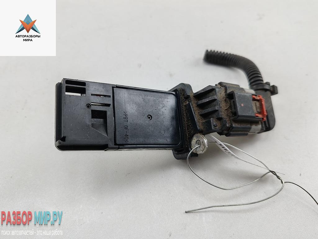 Расходомер (измеритель потока воздуха) Opel Insignia 1 поколение (A) 2011, 1.4 л., бензин, МКПП, белый, седан, 20787043 - фото №1