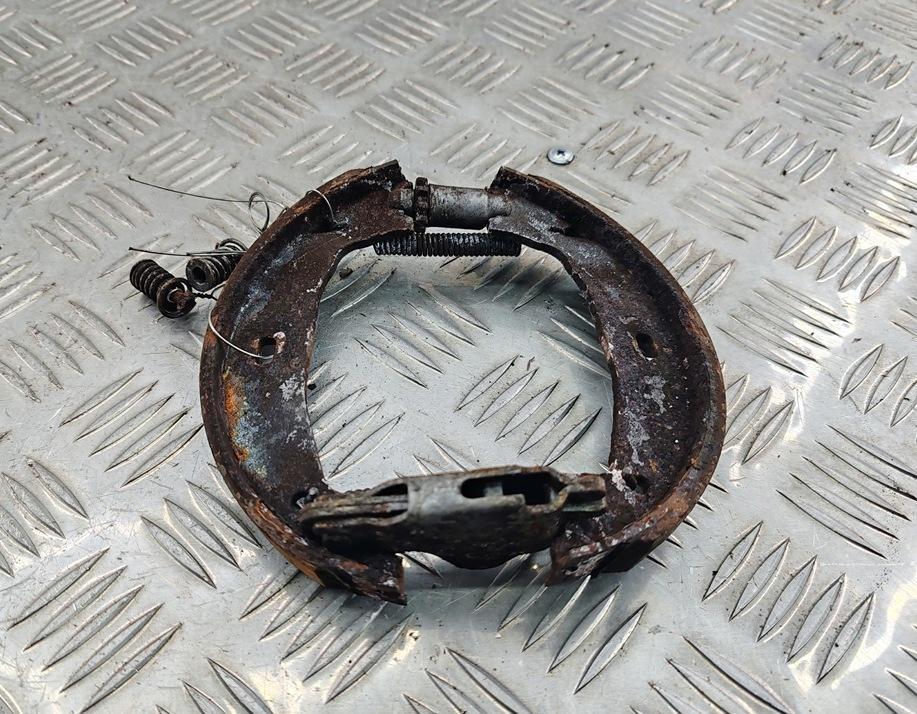Механизм развода задних тормозных колодок правый BMW 3 E90/E91/E92/E93 2006, 2.0 л., бензин, МКПП, чёрный, седан
