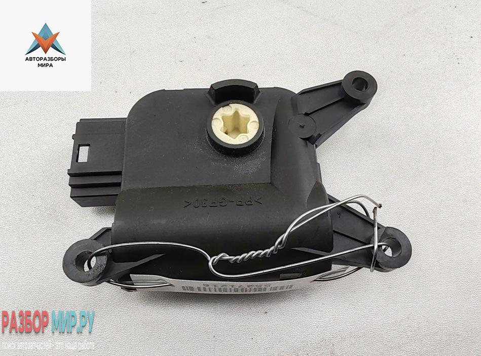 моторчик заслонки печки Skoda Yeti 1 поколение 2010, 2.0 л., дизель, МКПП, коричневый, внедорожник 5 дв., 3C0907511A - фото №1