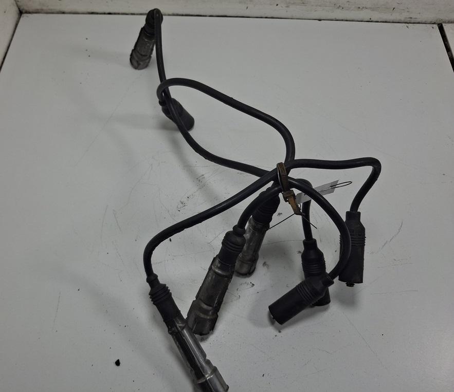 провод высоковольтный Volkswagen Passat B3 1992, 1.8 л., бензин, МКПП, зелёный, седан