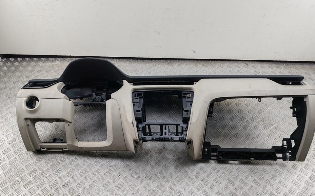 панель передняя салона (торпедо) Skoda Octavia mk3 (A7 5E) 2014, 1.4 л., бензин, МКПП, коричневый, хетчбэк 5 дв., 5E1857091 - фото №1