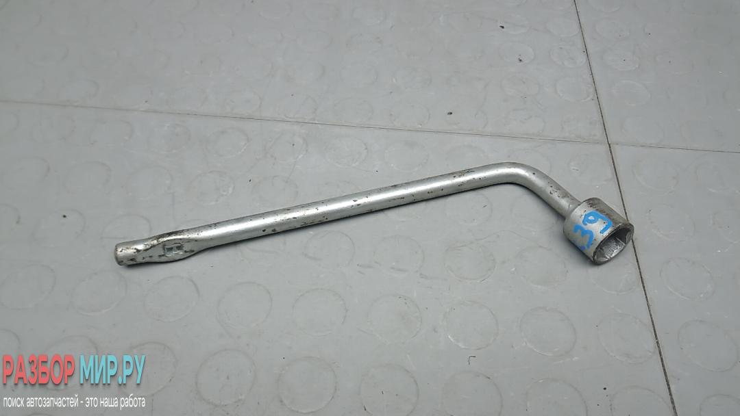 ключ колесный (балонный) Nissan X-Trail T31 2008, 2.0 л., дизель, МКПП, внедорожник 5 дв. - фото №1