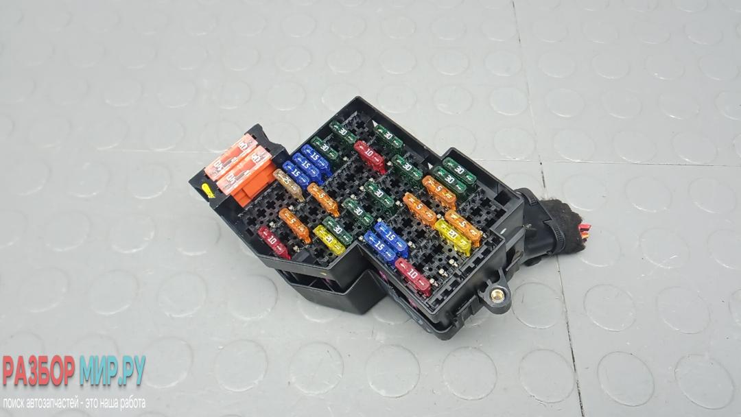 блок предохранителей Volkswagen Touareg 2 поколение 2011, 3.0 л., V6 TDI, дизель, АКПП, внедорожник 5 дв., 7P0941828 - фото №1