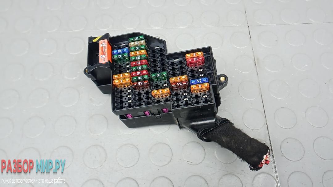 блок предохранителей Volkswagen Touareg 2 поколение 2011, 3.0 л., V6 TDI, дизель, АКПП, внедорожник 5 дв., 7P0941828B - фото №1