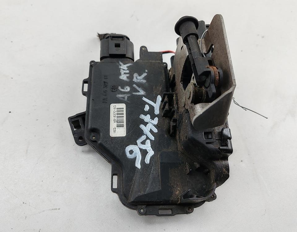 замок двери передней правой Audi A6 4B/C5 1998, 1.8 л., Ti, бензин, МКПП, чёрный, универсал, 4B1837016G - фото №1