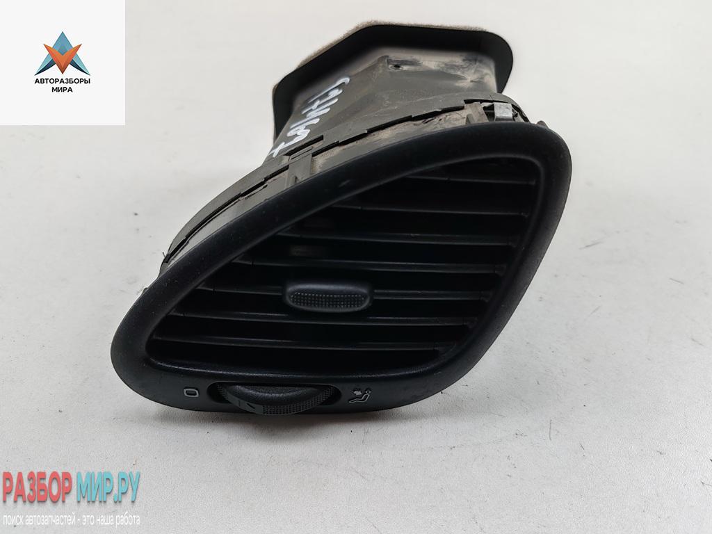 дефлектор обдува салона Ford Galaxy 1 поколение 1998, 1.9 л., дизель, МКПП, красный, минивэн, 95VWA018B09AFW, 7M1819703E - фото №1