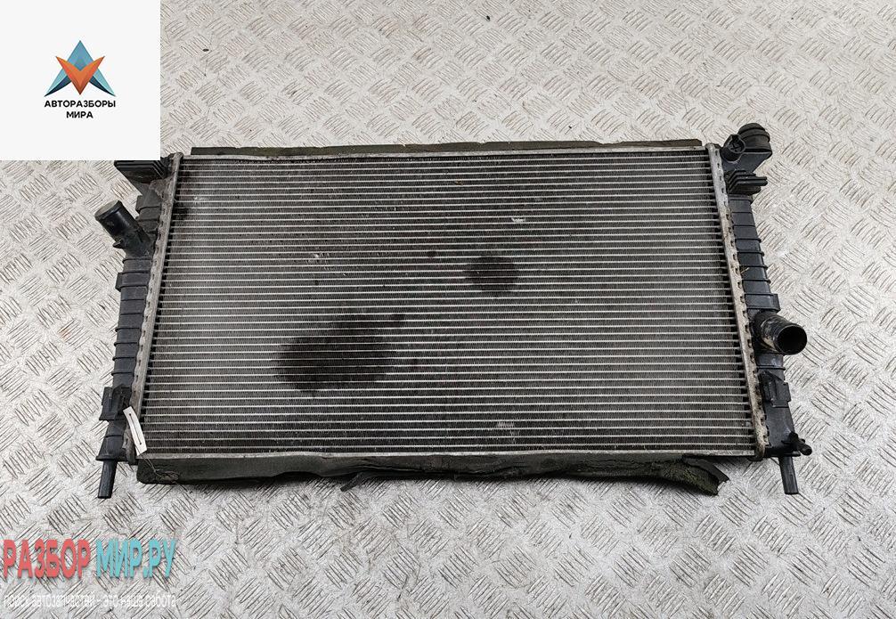 радиатор охлаждения Ford Focus 2 поколение 2004, 1.6 л., i, бензин, МКПП, красный, универсал, 3M5H8005RK - фото №1