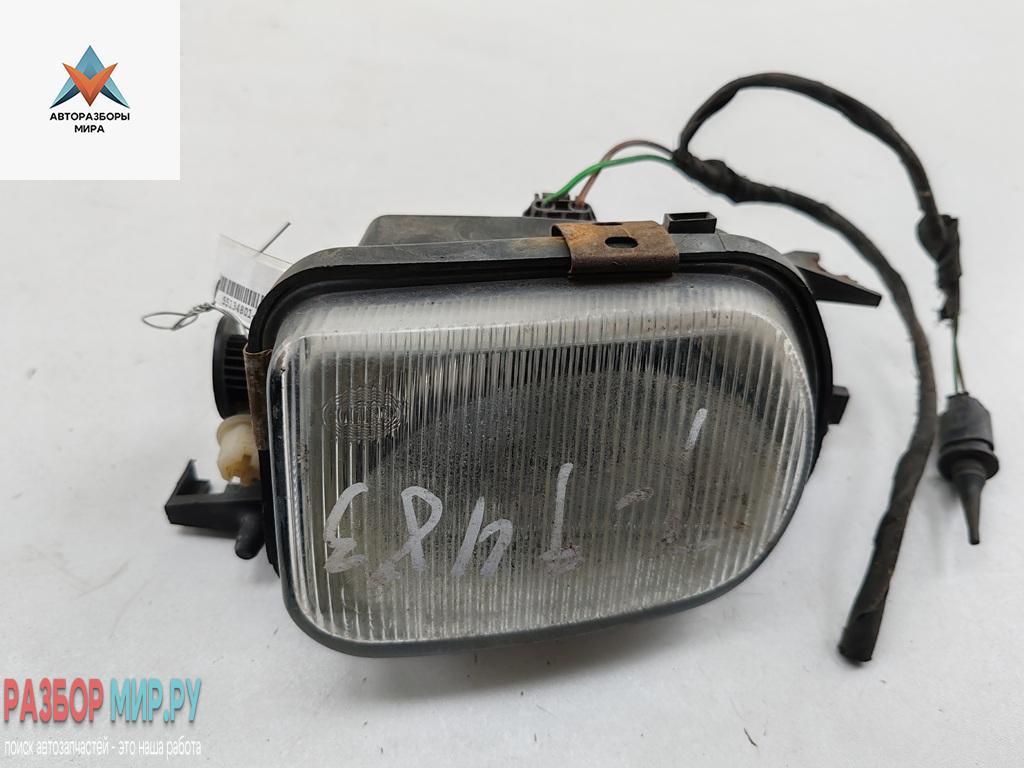 фара противотуманная правая Mercedes-Benz C-Класс W203/S203/CL203 2000, 2.2 л., дизель, МКПП, серый, седан, 2158200656 - фото №1