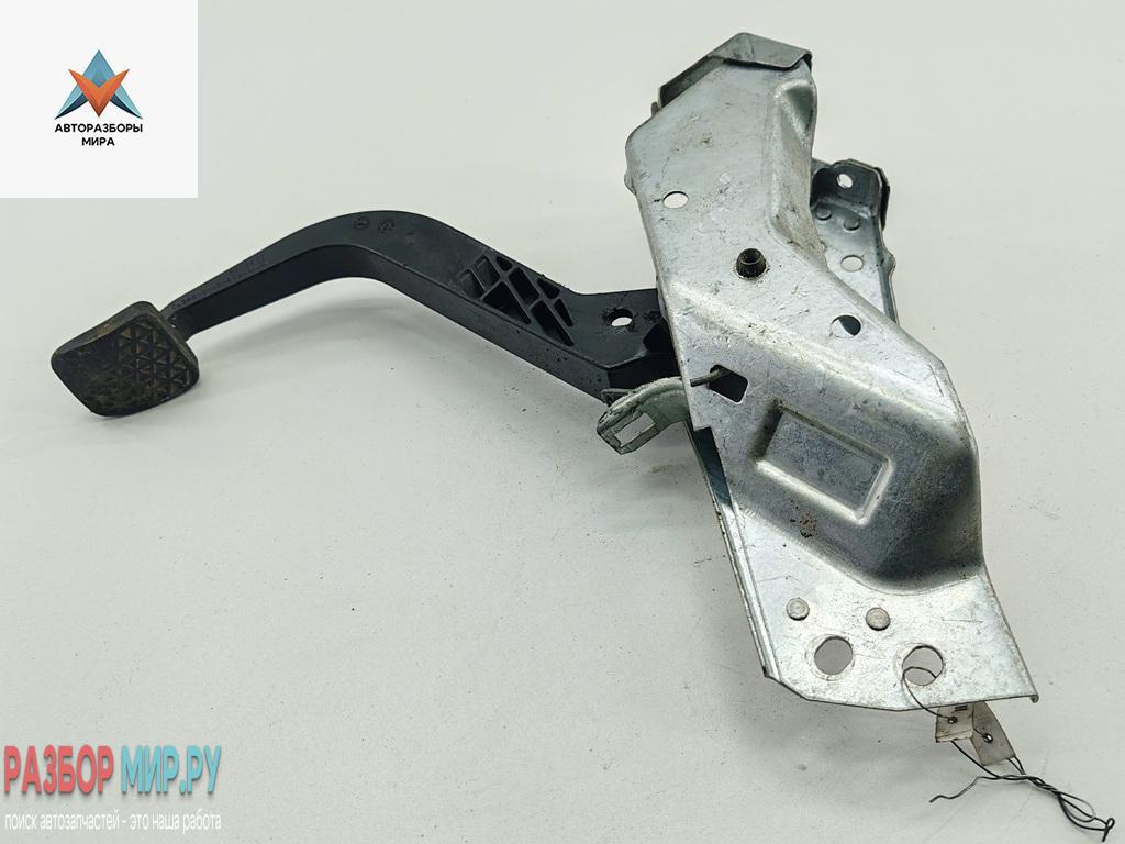 педаль сцепления Opel Zafira 1 поколение (A) 2002, 1.8 л., бензин, МКПП, синий, минивэн, 90581106 - фото №1