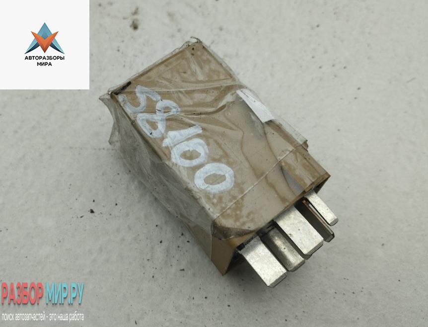 Реле стеклоочистителя (дворников) BMW 5 серия E39 1998, 2.0 л., бензин, МКПП, серый, седан, 8364501 - фото №1