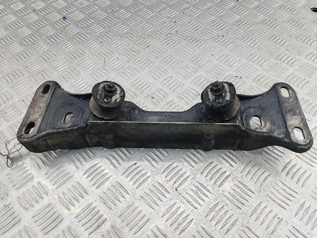 кронштейн КПП BMW 5 E39 1998, 2.0 л., бензин, МКПП, серый, седан, 1092476