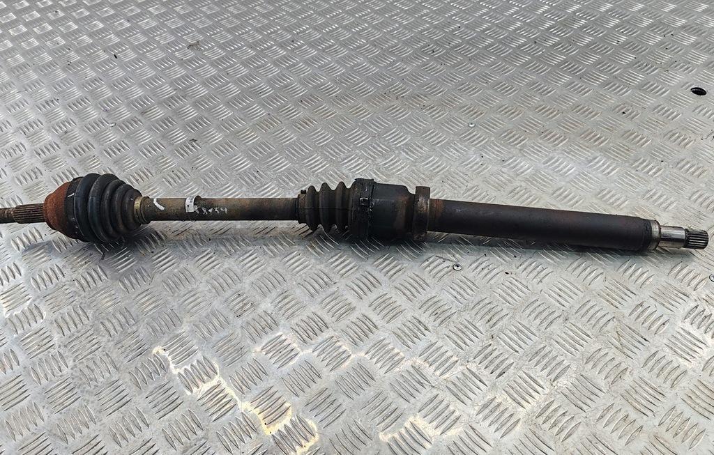 полуось передняя правая (приводной вал, ШРУС) Ford Focus I 2003, 1.8 л., бензин, МКПП, чёрный, хетчбэк 5 дв.