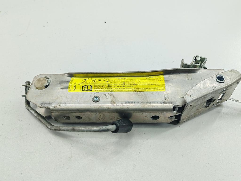 домкрат Audi A4 B7 2006, 1.8 л., Ti, бензин, МКПП, серый, универсал, 8E0011031M