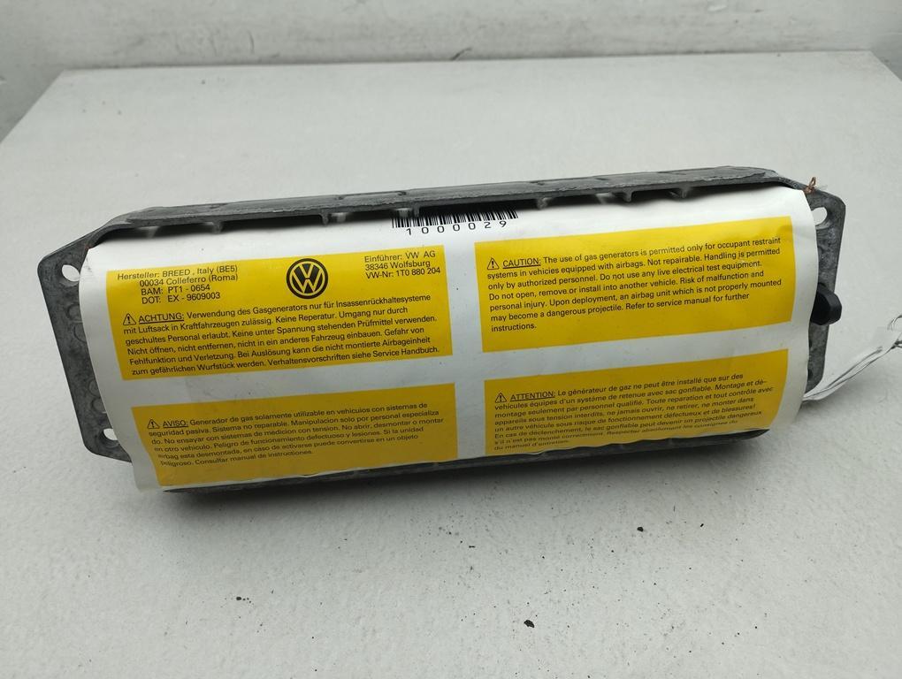 подушка безопасности пассажира Volkswagen Touran 2003, 1.6 л., бензин, МКПП, синий, минивэн, 1T0880204