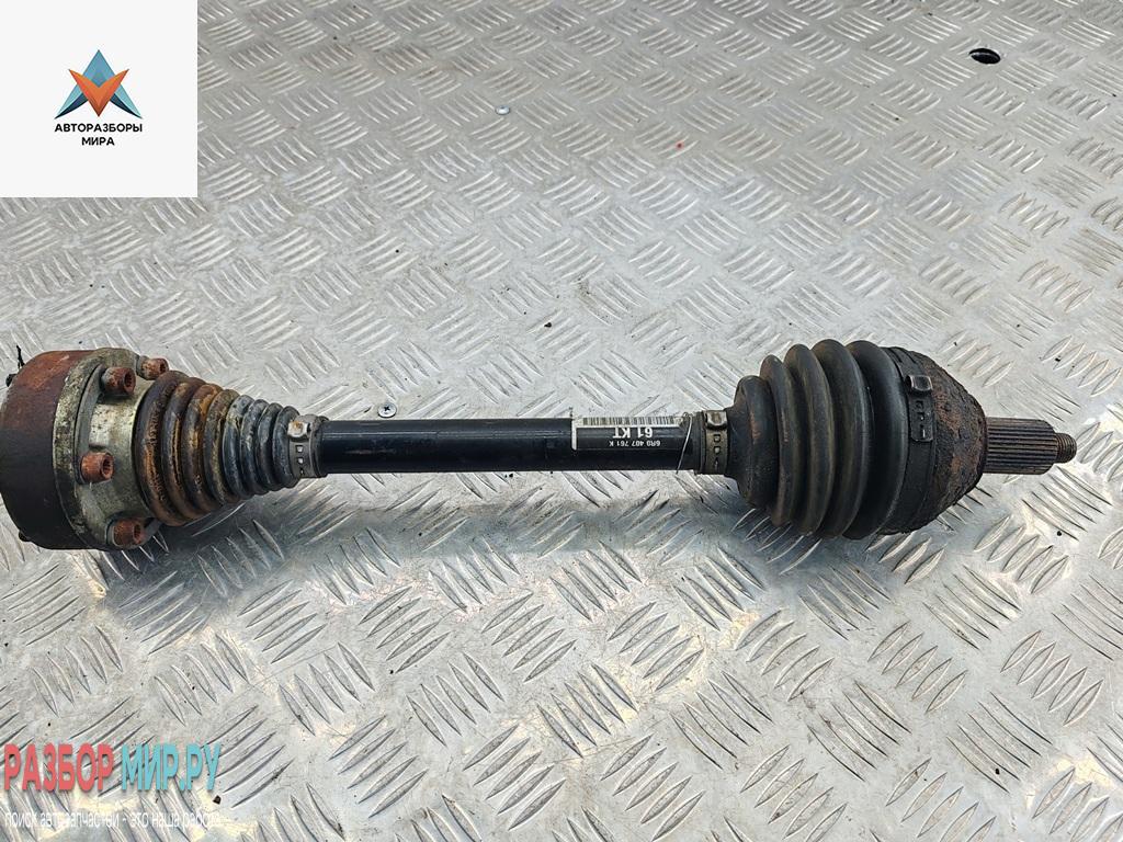 полуось передняя левая (приводной вал, ШРУС) Skoda Fabia mk3 (NJ) 2015, 1.2 л., бензин, МКПП, белый, универсал, 6R0407761K - фото №1