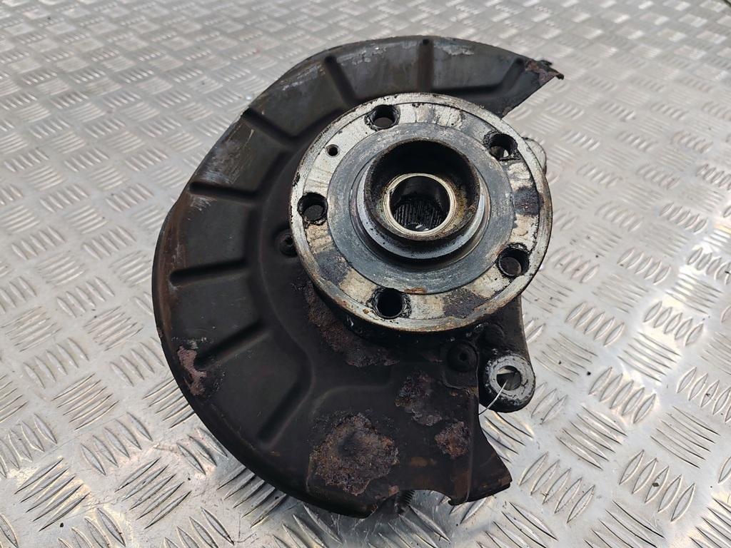 ступица передняя правая Volkswagen Passat B6 2006, 2.0 л., бензин, МКПП, серый, седан