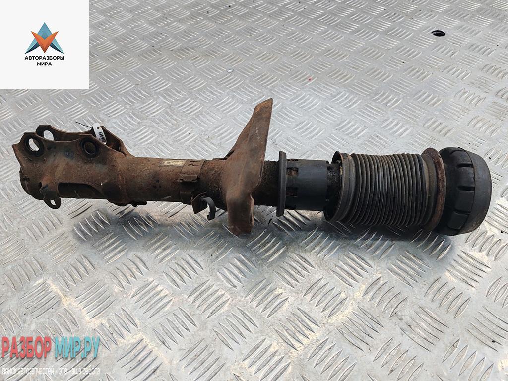 амортизатор передний левый Volkswagen Golf 3 поколение 1998, 1.9 л., дизель, МКПП, белый, универсал, 1H0413031 - фото №1