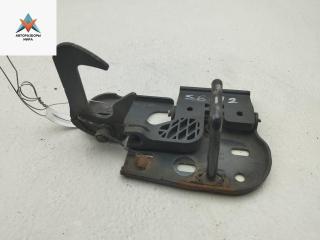 замок капота Volkswagen Passat B6 2006, 2.0 л., бензин, МКПП, серый, седан, 3C0823480