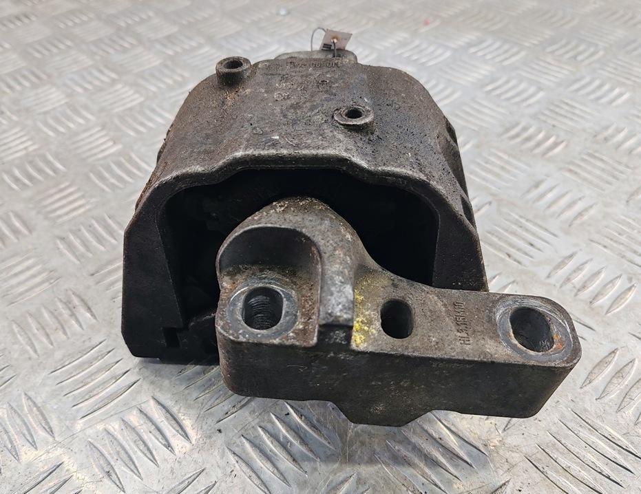 подушка крепления двигателя Volkswagen Bora 1999, 1.6 л., бензин, МКПП, чёрный, универсал, 1J0199262BE