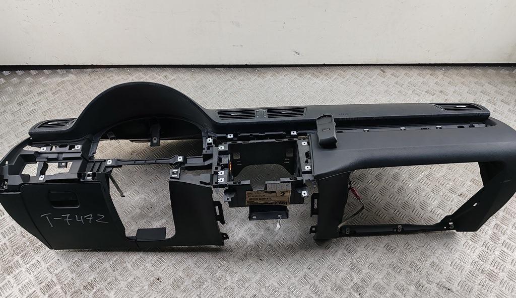 панель передняя салона (торпедо) Volkswagen Passat B6 2006, 2.0 л., дизель, МКПП, чёрный, универсал, 3C1857003QT