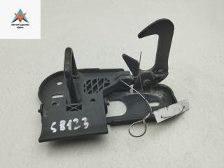 замок капота Volkswagen Caddy 3 поколение 2006, 1.9 л., дизель, МКПП, красный, фургон, 1T0823480A