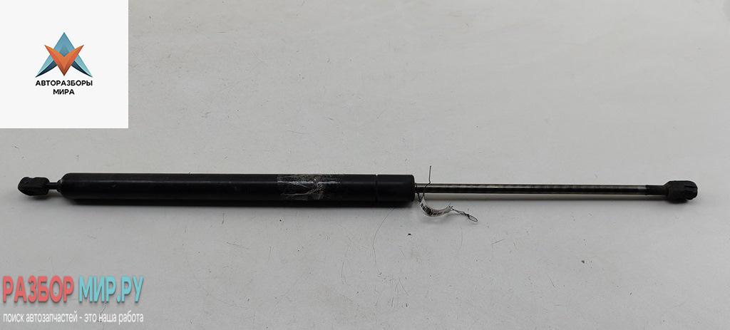 амортизатор крышки багажника (3-5 двери) Volkswagen Transporter T4 1997, 1.9 л., дизель, МКПП, белый, микроавтобус, 701829231 - фото №1