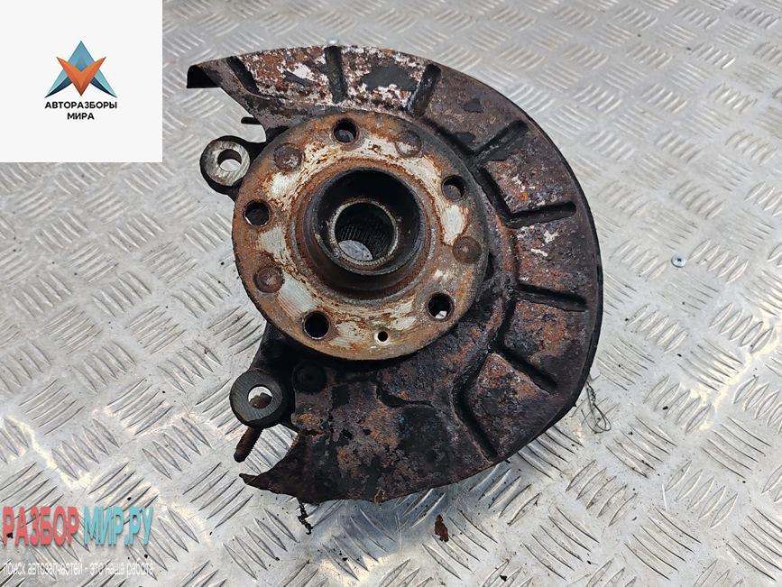 ступица передняя левая Volkswagen Caddy 3 поколение 2006, 1.9 л., дизель, МКПП, красный, фургон - фото №1