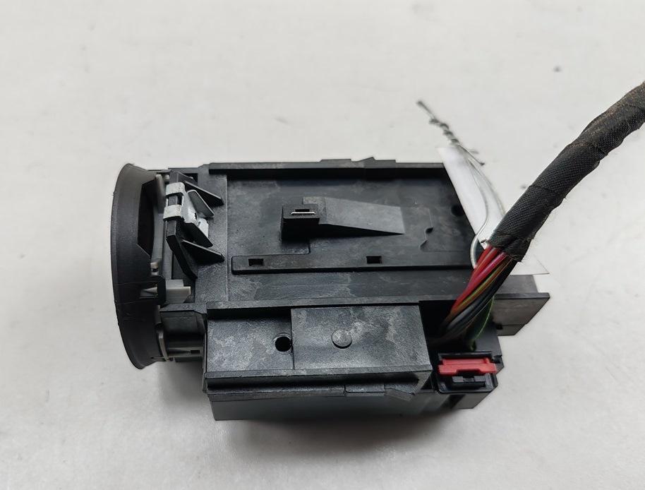 замок зажигания Volkswagen Passat B6 2006, 2.0 л., бензин, МКПП, синий, универсал, 3C0905843